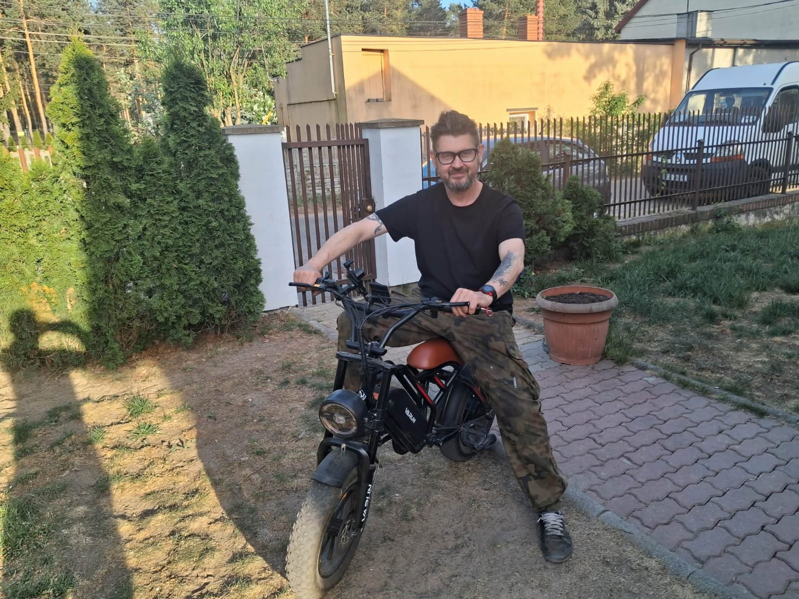 Albert na rowerze elektrycznym – serwis Józefosław