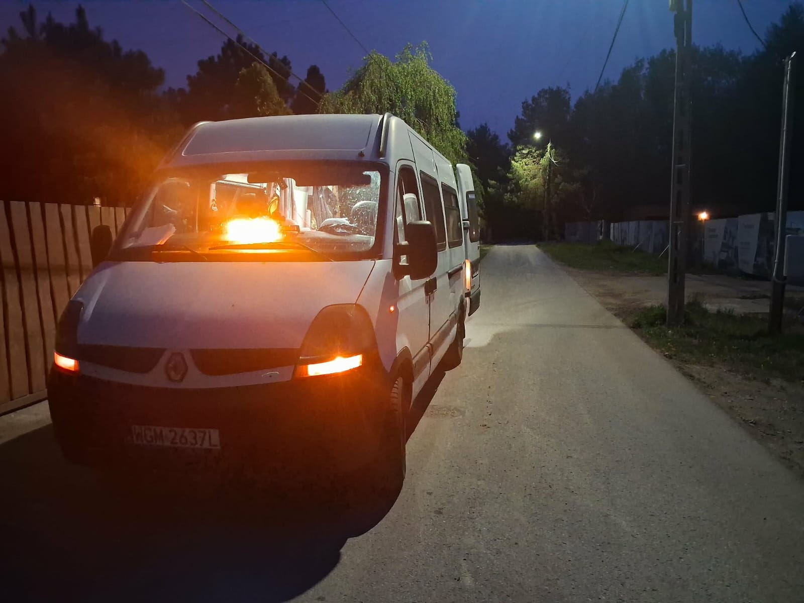 Van Pogotowie Rowerowe nocą – mobilny serwis Józefosław